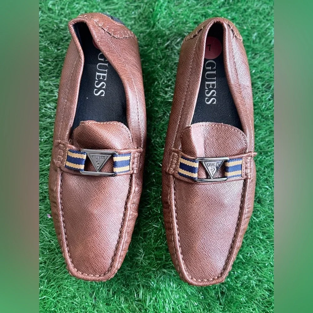 Guesss men’s shoes Size 7‎